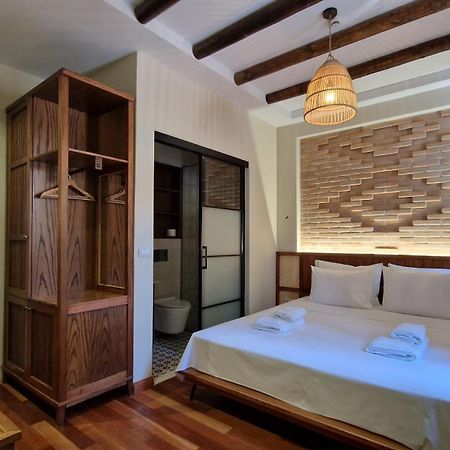 Bujtina Behram Hotel Корча Екстериор снимка