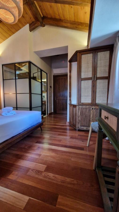 Bujtina Behram Hotel Корча Екстериор снимка