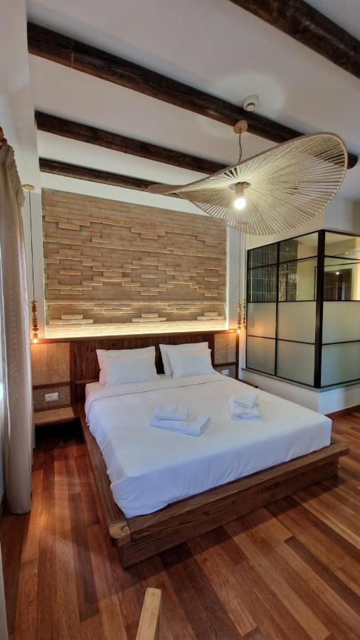 Bujtina Behram Hotel Корча Екстериор снимка