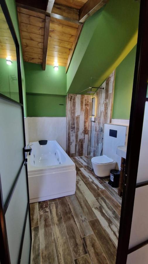 Bujtina Behram Hotel Корча Екстериор снимка