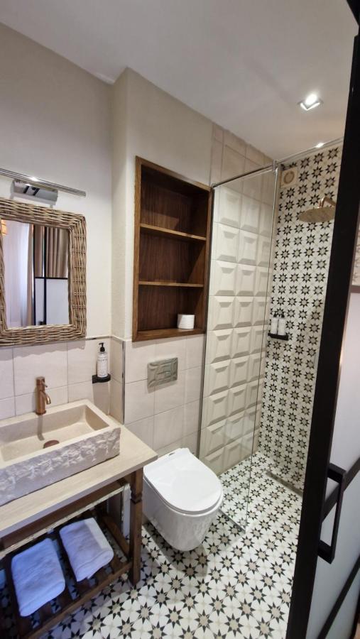 Bujtina Behram Hotel Корча Екстериор снимка